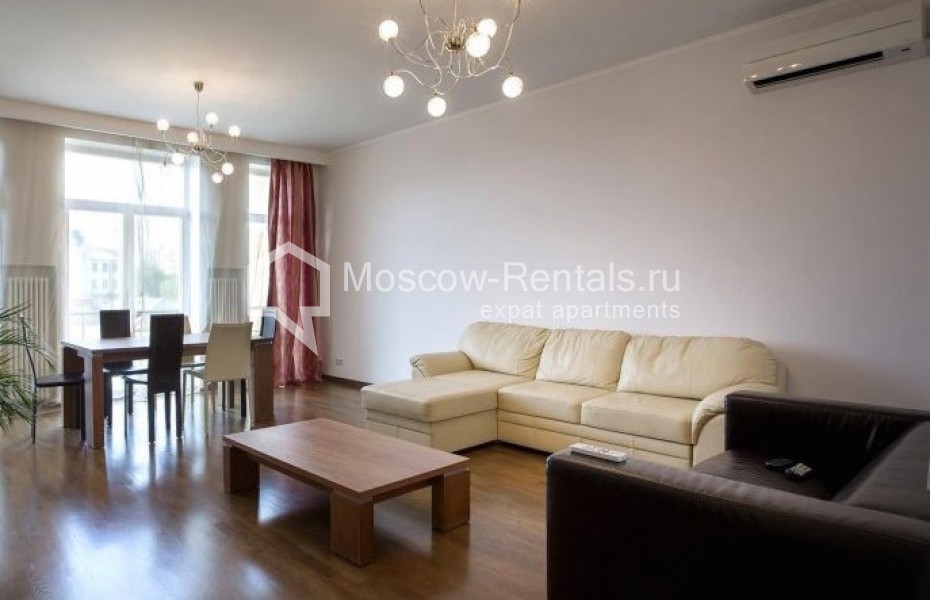 Photo #2 4-room (3 BR) apartment for <a href="http://moscow-rentals.ru/en/articles/long-term-rent" target="_blank">a long-term</a> rent
 in Russia, Moscow, Troitskaya str,  8