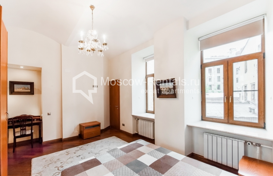 Photo #11 4-room (3 BR) apartment for <a href="http://moscow-rentals.ru/en/articles/long-term-rent" target="_blank">a long-term</a> rent
 in Russia, Moscow, Krivokolennyi lane, 14С1