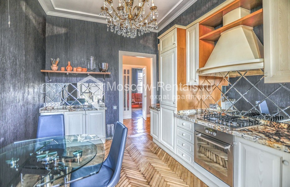 Photo #13 4-room (3 BR) apartment for <a href="http://moscow-rentals.ru/en/articles/long-term-rent" target="_blank">a long-term</a> rent
 in Russia, Moscow, Bogoslovsky lane, 3