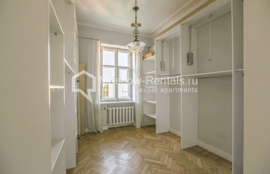 Photo #8 4-room (3 BR) apartment for <a href="http://moscow-rentals.ru/en/articles/long-term-rent" target="_blank">a long-term</a> rent
 in Russia, Moscow, Bogoslovsky lane, 3