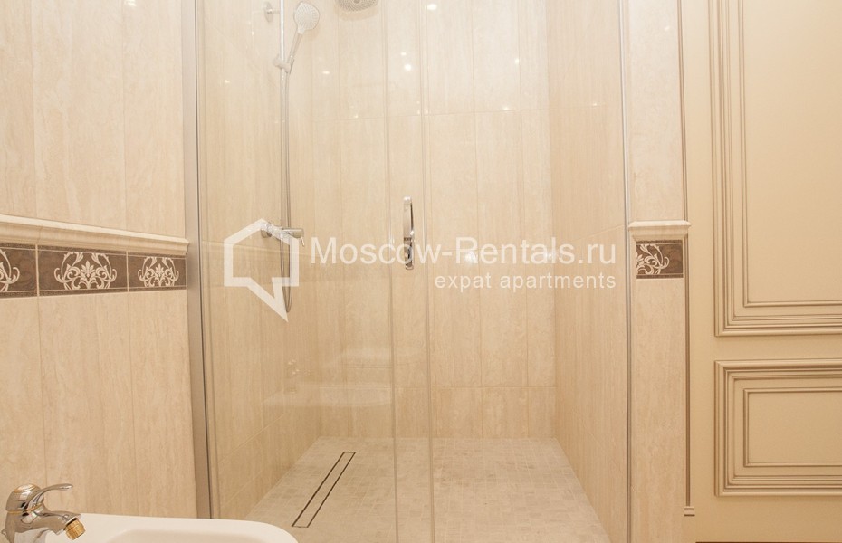Photo #10 4-room (3 BR) apartment for <a href="http://moscow-rentals.ru/en/articles/long-term-rent" target="_blank">a long-term</a> rent
 in Russia, Moscow, Mosfilmovskaya str, 88 к 6