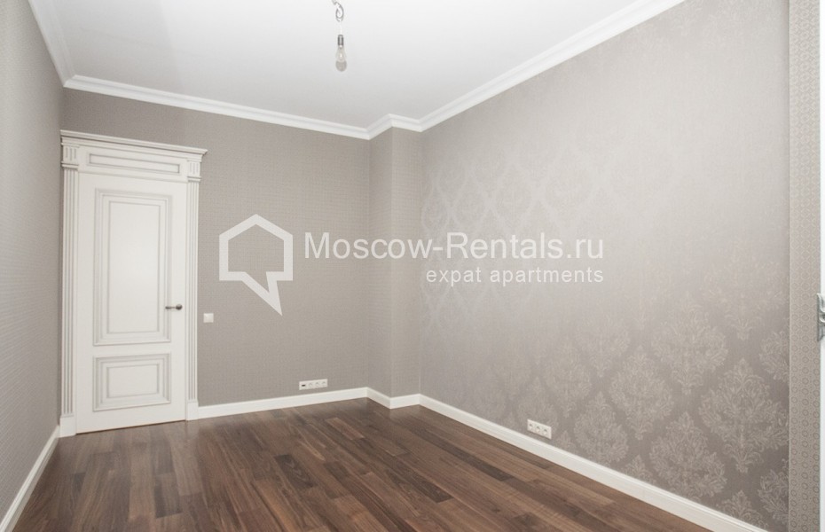 Photo #17 4-room (3 BR) apartment for <a href="http://moscow-rentals.ru/en/articles/long-term-rent" target="_blank">a long-term</a> rent
 in Russia, Moscow, Mosfilmovskaya str, 88 к 6