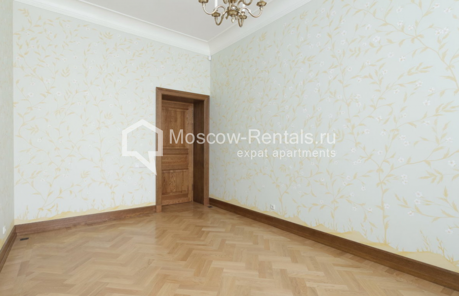 Photo #9 5-room (4 BR) apartment for <a href="http://moscow-rentals.ru/en/articles/long-term-rent" target="_blank">a long-term</a> rent
 in Russia, Moscow, Gagarinsky lane., 35