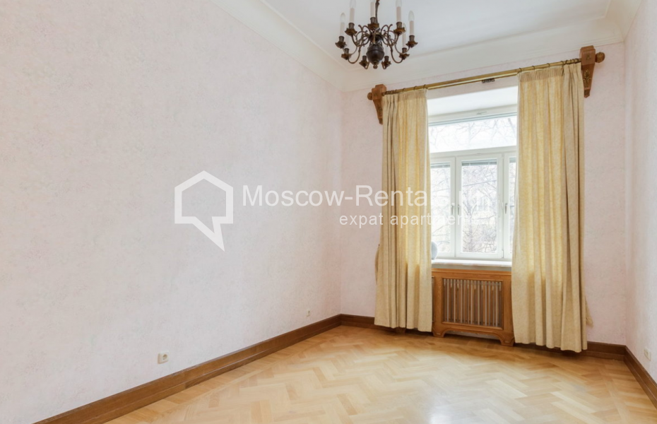 Photo #10 5-room (4 BR) apartment for <a href="http://moscow-rentals.ru/en/articles/long-term-rent" target="_blank">a long-term</a> rent
 in Russia, Moscow, Gagarinsky lane., 35