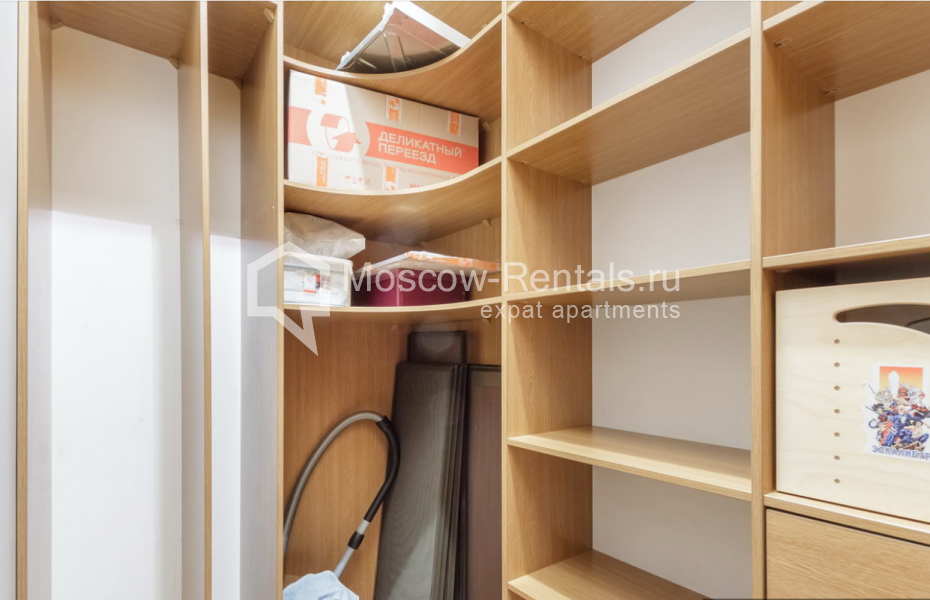 Photo #16 5-room (4 BR) apartment for <a href="http://moscow-rentals.ru/en/articles/long-term-rent" target="_blank">a long-term</a> rent
 in Russia, Moscow, Gagarinsky lane., 35