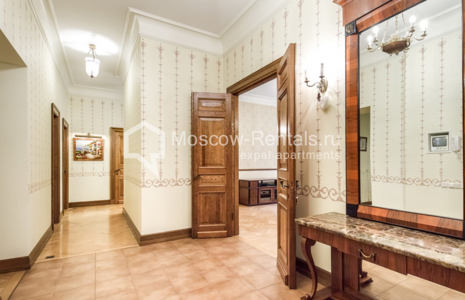 Photo #17 5-room (4 BR) apartment for <a href="http://moscow-rentals.ru/en/articles/long-term-rent" target="_blank">a long-term</a> rent
 in Russia, Moscow, Gagarinsky lane., 35