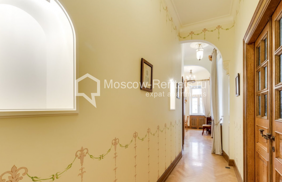 Photo #19 5-room (4 BR) apartment for <a href="http://moscow-rentals.ru/en/articles/long-term-rent" target="_blank">a long-term</a> rent
 in Russia, Moscow, Gagarinsky lane., 35