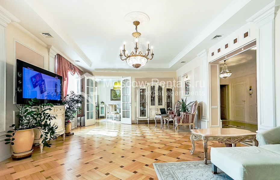 Photo #1 4-room (3 BR) apartment for <a href="http://moscow-rentals.ru/en/articles/long-term-rent" target="_blank">a long-term</a> rent
 in Russia, Moscow, 1st Neopalimovsky lane, 15/7