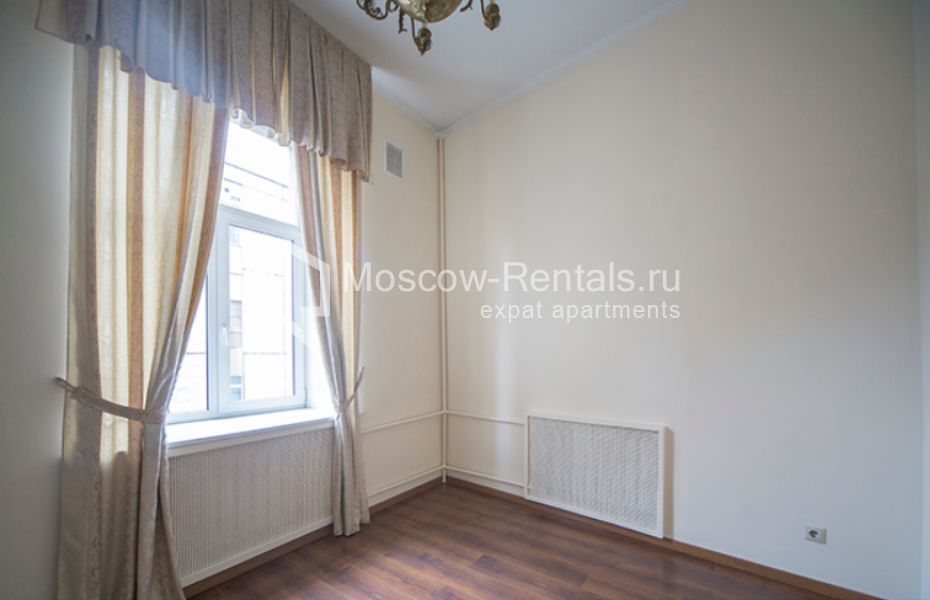 Photo #4 6-room (5 BR) apartment for <a href="http://moscow-rentals.ru/en/articles/long-term-rent" target="_blank">a long-term</a> rent
 in Russia, Moscow, Maly Kakovinsky lane, 1/8c1