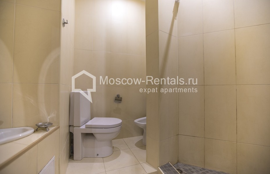 Photo #20 4-room (3 BR) apartment for <a href="http://moscow-rentals.ru/en/articles/long-term-rent" target="_blank">a long-term</a> rent
 in Russia, Moscow, Krivoarbatsky lane, 16/22