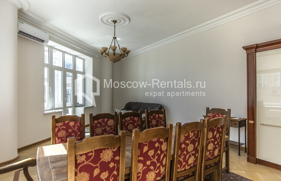 Photo #15 4-room (3 BR) apartment for <a href="http://moscow-rentals.ru/en/articles/long-term-rent" target="_blank">a long-term</a> rent
 in Russia, Moscow, Krivoarbatsky lane, 16/22