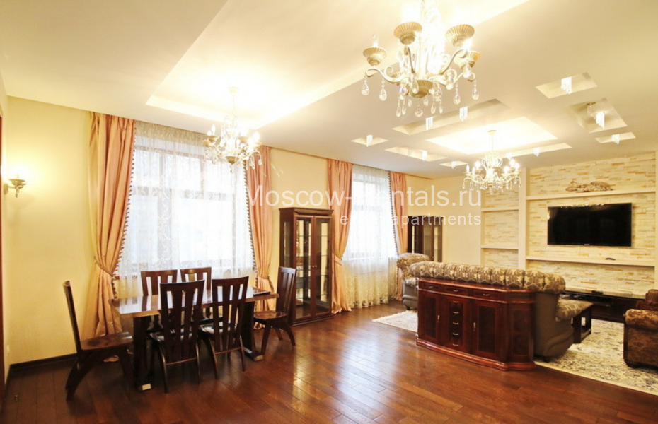 Photo #1 4-room (3 BR) apartment for <a href="http://moscow-rentals.ru/en/articles/long-term-rent" target="_blank">a long-term</a> rent
 in Russia, Moscow, Alexandra Nevskogo str, 27