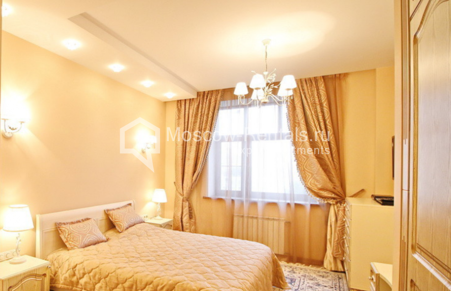 Photo #5 4-room (3 BR) apartment for <a href="http://moscow-rentals.ru/en/articles/long-term-rent" target="_blank">a long-term</a> rent
 in Russia, Moscow, Alexandra Nevskogo str, 27