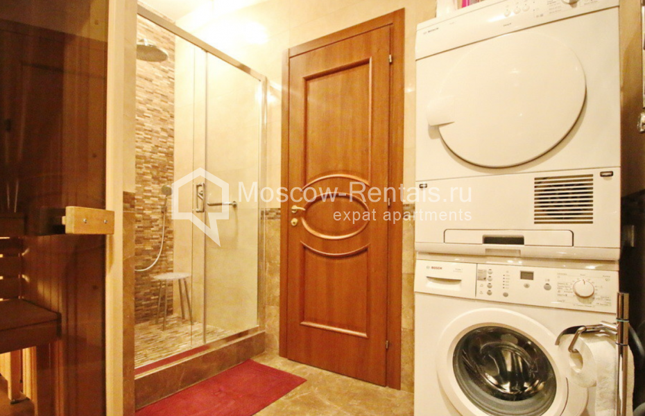 Photo #13 4-room (3 BR) apartment for <a href="http://moscow-rentals.ru/en/articles/long-term-rent" target="_blank">a long-term</a> rent
 in Russia, Moscow, Alexandra Nevskogo str, 27