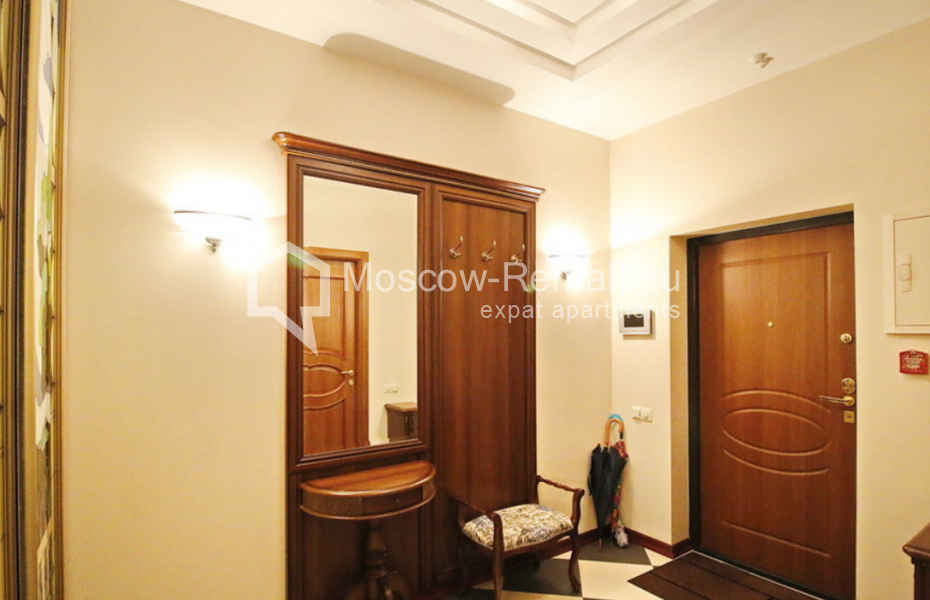 Photo #17 4-room (3 BR) apartment for <a href="http://moscow-rentals.ru/en/articles/long-term-rent" target="_blank">a long-term</a> rent
 in Russia, Moscow, Alexandra Nevskogo str, 27