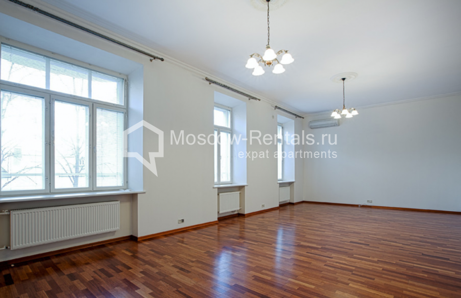 Photo #1 5-room (4 BR) apartment for <a href="http://moscow-rentals.ru/en/articles/long-term-rent" target="_blank">a long-term</a> rent
 in Russia, Moscow, Gagarinsky lane, 23c1