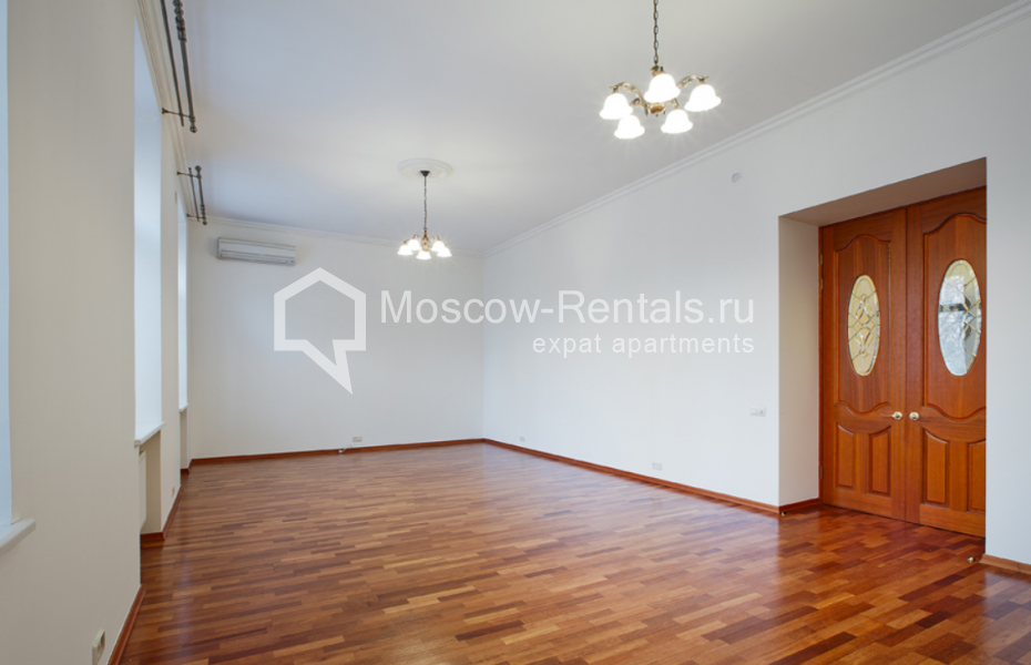 Photo #2 5-room (4 BR) apartment for <a href="http://moscow-rentals.ru/en/articles/long-term-rent" target="_blank">a long-term</a> rent
 in Russia, Moscow, Gagarinsky lane, 23c1