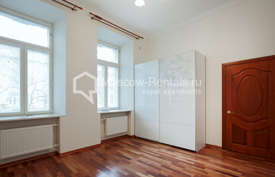 Photo #7 5-room (4 BR) apartment for <a href="http://moscow-rentals.ru/en/articles/long-term-rent" target="_blank">a long-term</a> rent
 in Russia, Moscow, Gagarinsky lane, 23c1