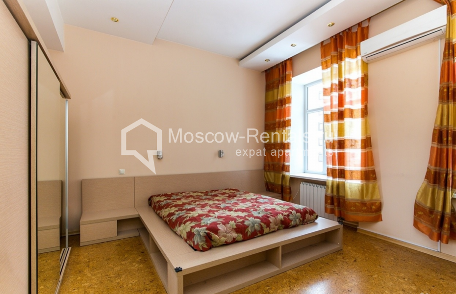 Photo #3 4-room (3 BR) apartment for <a href="http://moscow-rentals.ru/en/articles/long-term-rent" target="_blank">a long-term</a> rent
 in Russia, Moscow, Klimentovsky lane, 6