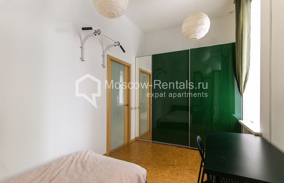 Photo #5 4-room (3 BR) apartment for <a href="http://moscow-rentals.ru/en/articles/long-term-rent" target="_blank">a long-term</a> rent
 in Russia, Moscow, Klimentovsky lane, 6