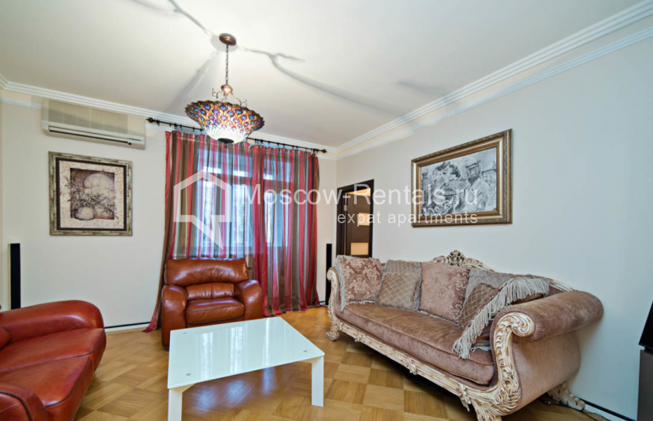 Photo #2 4-room (3 BR) apartment for <a href="http://moscow-rentals.ru/en/articles/long-term-rent" target="_blank">a long-term</a> rent
 in Russia, Moscow, Bolshoi Zlatouskinsky lane, 3АС2
