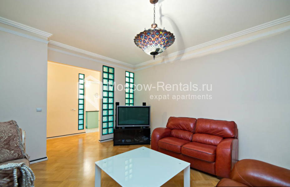 Photo #3 4-room (3 BR) apartment for <a href="http://moscow-rentals.ru/en/articles/long-term-rent" target="_blank">a long-term</a> rent
 in Russia, Moscow, Bolshoi Zlatouskinsky lane, 3АС2