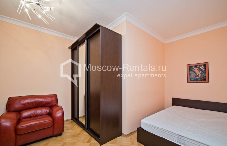 Photo #10 4-room (3 BR) apartment for <a href="http://moscow-rentals.ru/en/articles/long-term-rent" target="_blank">a long-term</a> rent
 in Russia, Moscow, Bolshoi Zlatouskinsky lane, 3АС2