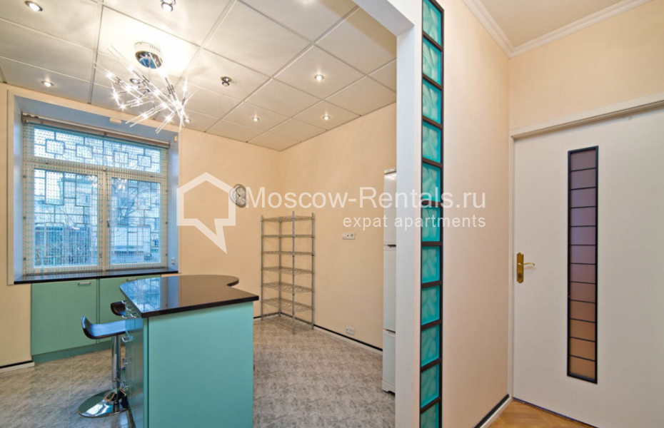 Photo #16 4-room (3 BR) apartment for <a href="http://moscow-rentals.ru/en/articles/long-term-rent" target="_blank">a long-term</a> rent
 in Russia, Moscow, Bolshoi Zlatouskinsky lane, 3АС2