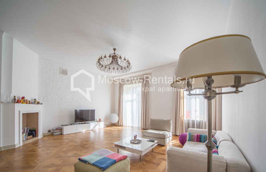 Photo #2 4-room (3 BR) apartment for <a href="http://moscow-rentals.ru/en/articles/long-term-rent" target="_blank">a long-term</a> rent
 in Russia, Moscow, Solyanka str, 1/2С1