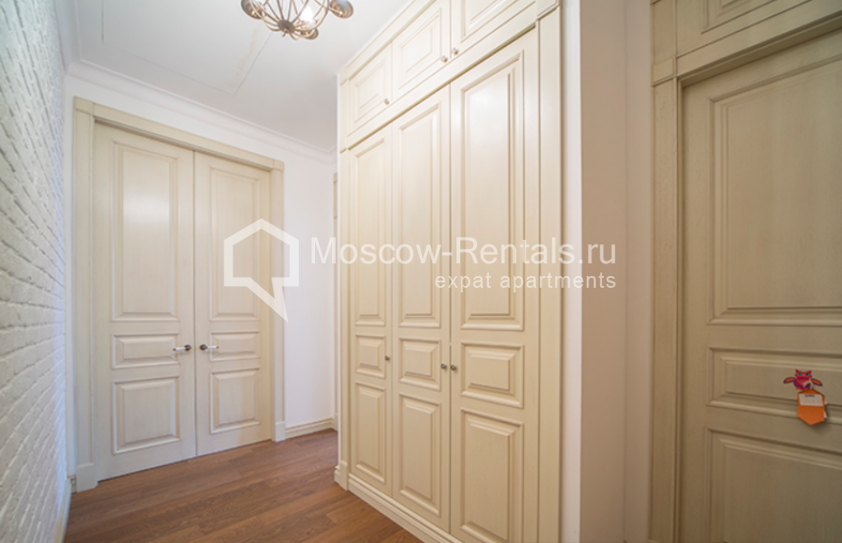 Photo #6 4-room (3 BR) apartment for <a href="http://moscow-rentals.ru/en/articles/long-term-rent" target="_blank">a long-term</a> rent
 in Russia, Moscow, Solyanka str, 1/2С1