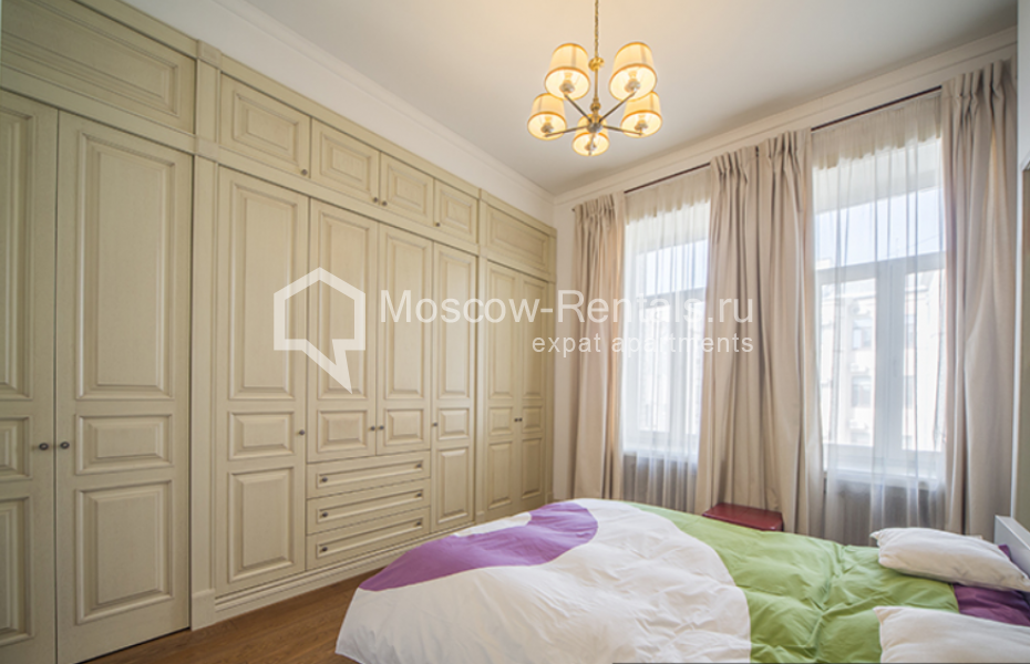 Photo #7 4-room (3 BR) apartment for <a href="http://moscow-rentals.ru/en/articles/long-term-rent" target="_blank">a long-term</a> rent
 in Russia, Moscow, Solyanka str, 1/2С1