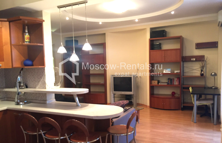 Photo #2 2-room (1 BR) apartment for <a href="http://moscow-rentals.ru/en/articles/long-term-rent" target="_blank">a long-term</a> rent
 in Russia, Moscow, Komsomolsky prosp, 37/14