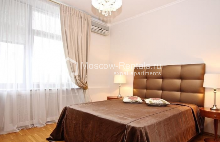 Photo #3 2-room (1 BR) apartment for <a href="http://moscow-rentals.ru/en/articles/long-term-rent" target="_blank">a long-term</a> rent
 in Russia, Moscow, Frunzenskaya str, 36/2