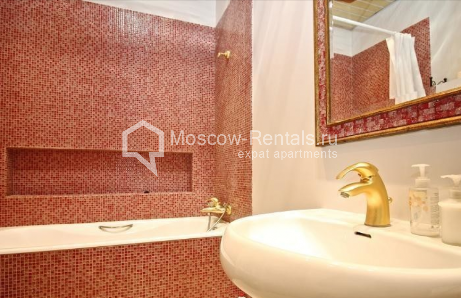 Photo #6 2-room (1 BR) apartment for <a href="http://moscow-rentals.ru/en/articles/long-term-rent" target="_blank">a long-term</a> rent
 in Russia, Moscow, Frunzenskaya str, 36/2