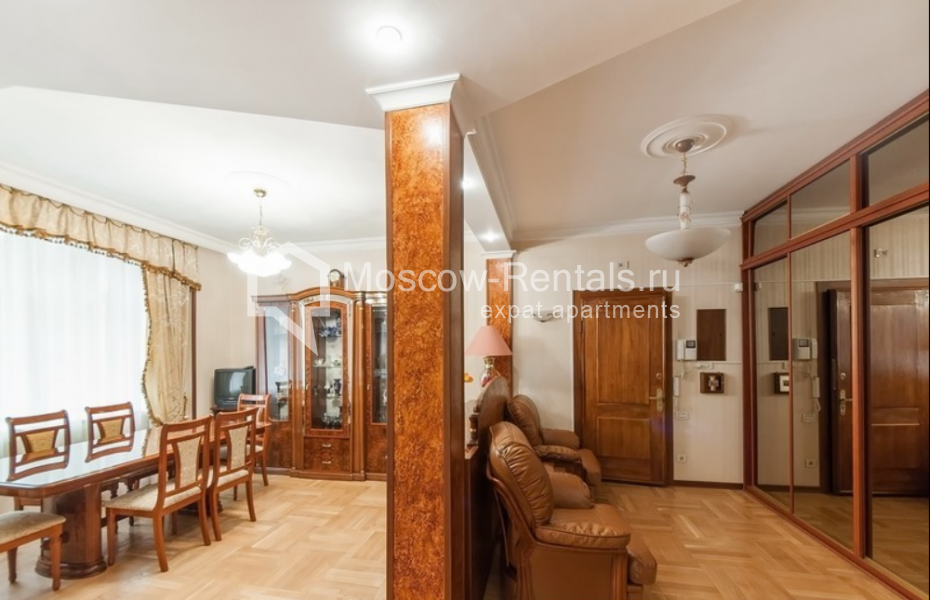 Photo #2 3-room (2 BR) apartment for <a href="http://moscow-rentals.ru/en/articles/long-term-rent" target="_blank">a long-term</a> rent
 in Russia, Moscow, Frunzenskaya emb., 32