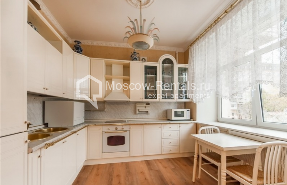Photo #13 3-room (2 BR) apartment for <a href="http://moscow-rentals.ru/en/articles/long-term-rent" target="_blank">a long-term</a> rent
 in Russia, Moscow, Frunzenskaya emb., 32