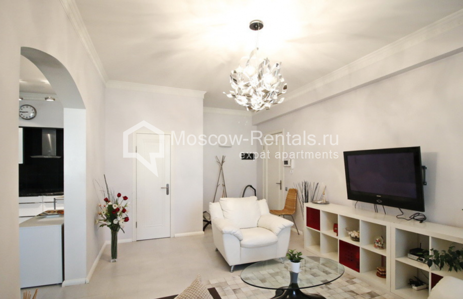 Photo #2 2-room (1 BR) apartment for <a href="http://moscow-rentals.ru/en/articles/long-term-rent" target="_blank">a long-term</a> rent
 in Russia, Moscow, Komsomolsky prosp, 5/2