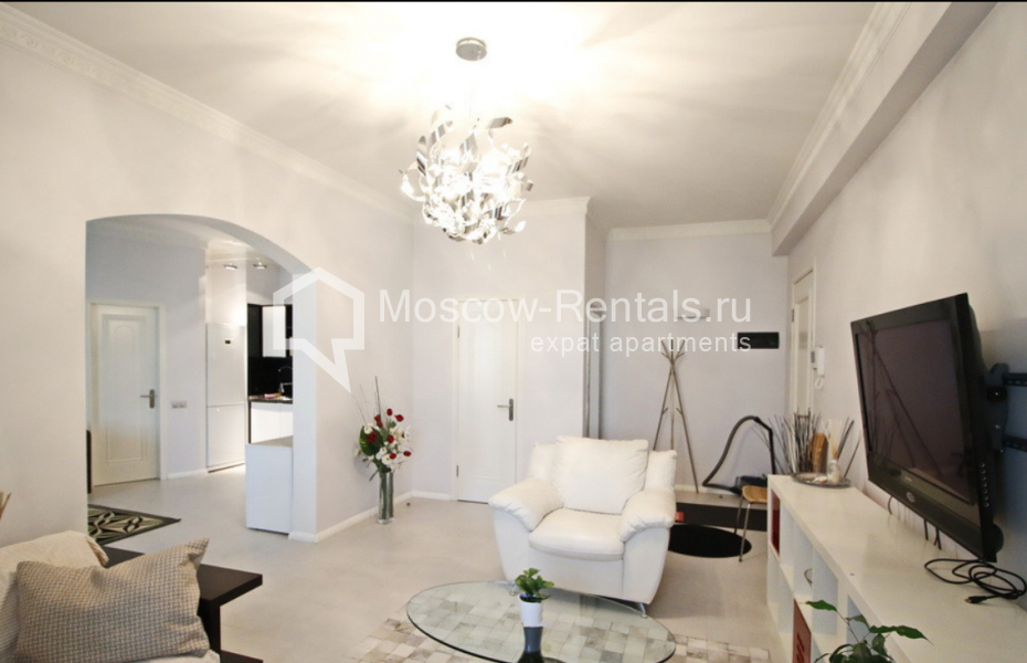 Photo #3 2-room (1 BR) apartment for <a href="http://moscow-rentals.ru/en/articles/long-term-rent" target="_blank">a long-term</a> rent
 in Russia, Moscow, Komsomolsky prosp, 5/2