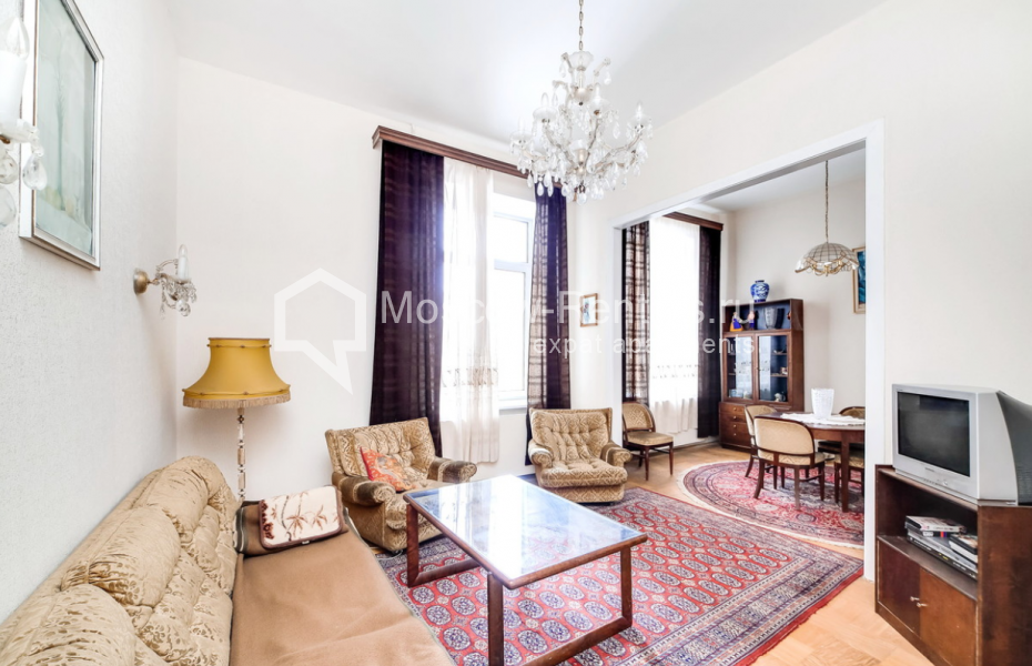 Photo #1 2-room (1 BR) apartment for <a href="http://moscow-rentals.ru/en/articles/long-term-rent" target="_blank">a long-term</a> rent
 in Russia, Moscow, Starokonyushenny lane, 37