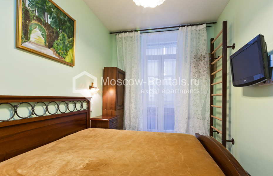Photo #7 3-room (2 BR) apartment for <a href="http://moscow-rentals.ru/en/articles/long-term-rent" target="_blank">a long-term</a> rent
 in Russia, Moscow, New Arbat str, 25