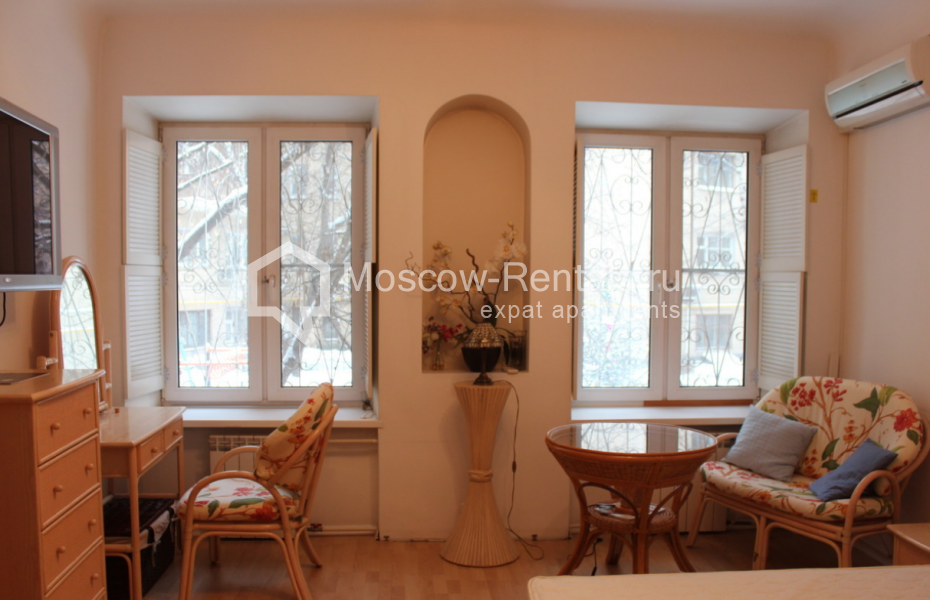 Photo #1 3-room (2 BR) apartment for <a href="http://moscow-rentals.ru/en/articles/long-term-rent" target="_blank">a long-term</a> rent
 in Russia, Moscow, Sivtsev Vrazhek lane, 21
