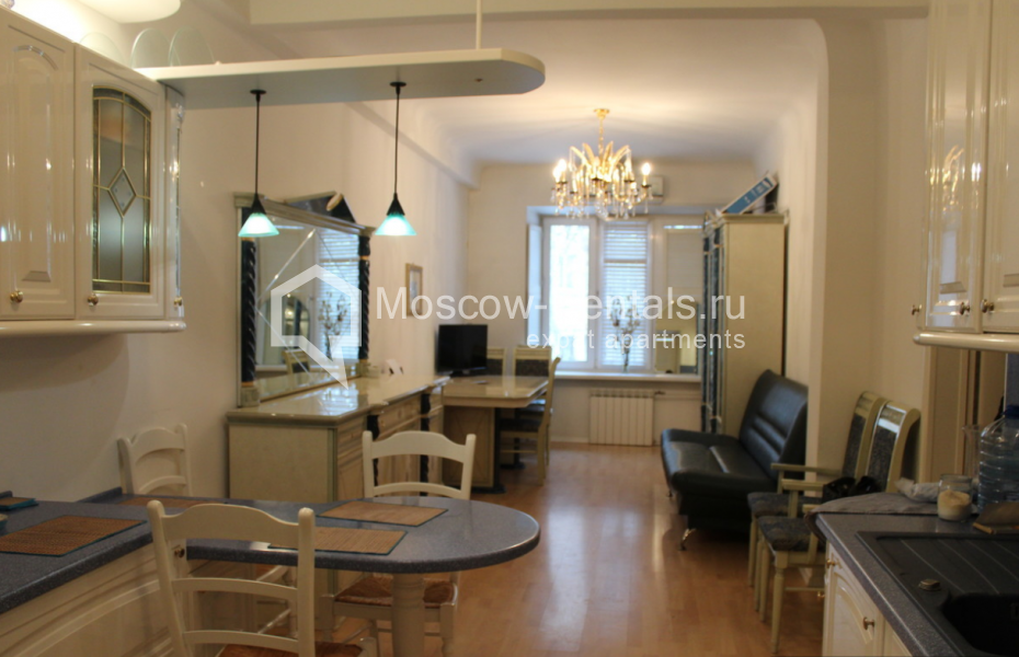 Photo #4 3-room (2 BR) apartment for <a href="http://moscow-rentals.ru/en/articles/long-term-rent" target="_blank">a long-term</a> rent
 in Russia, Moscow, Sivtsev Vrazhek lane, 21