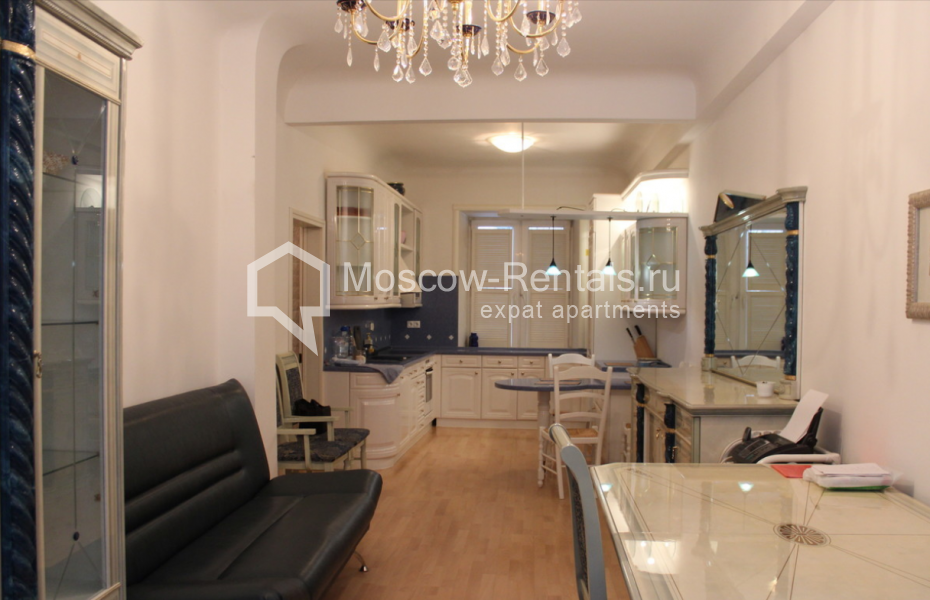 Photo #5 3-room (2 BR) apartment for <a href="http://moscow-rentals.ru/en/articles/long-term-rent" target="_blank">a long-term</a> rent
 in Russia, Moscow, Sivtsev Vrazhek lane, 21