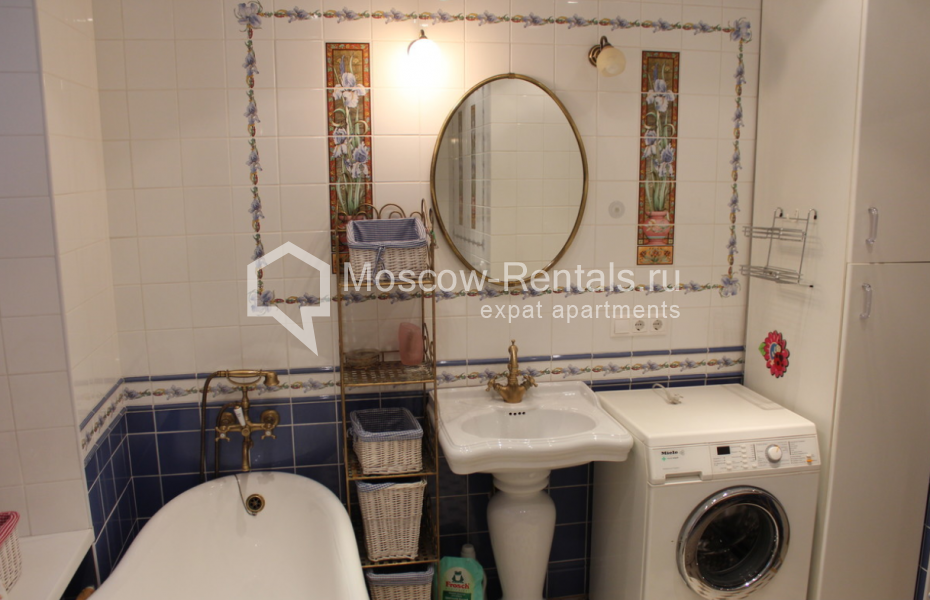 Photo #8 3-room (2 BR) apartment for <a href="http://moscow-rentals.ru/en/articles/long-term-rent" target="_blank">a long-term</a> rent
 in Russia, Moscow, Sivtsev Vrazhek lane, 21