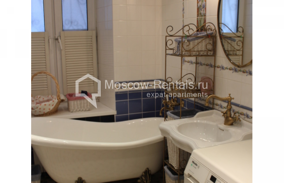 Photo #10 3-room (2 BR) apartment for <a href="http://moscow-rentals.ru/en/articles/long-term-rent" target="_blank">a long-term</a> rent
 in Russia, Moscow, Sivtsev Vrazhek lane, 21