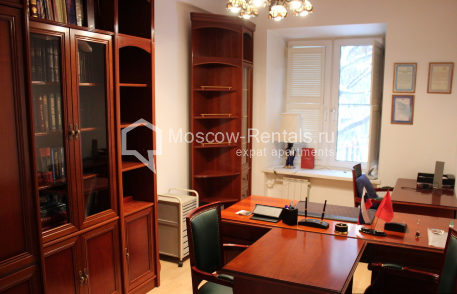 Photo #11 3-room (2 BR) apartment for <a href="http://moscow-rentals.ru/en/articles/long-term-rent" target="_blank">a long-term</a> rent
 in Russia, Moscow, Sivtsev Vrazhek lane, 21