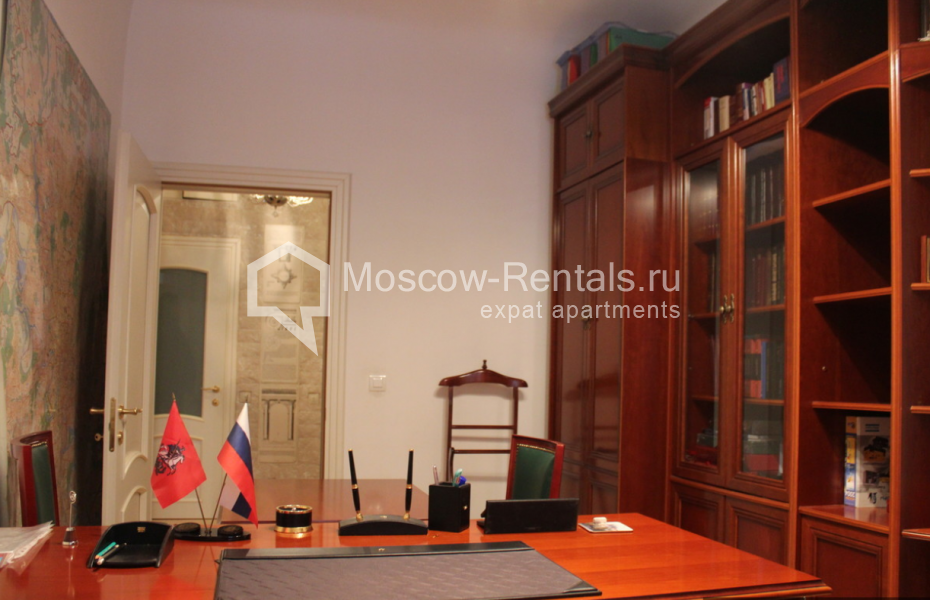 Photo #12 3-room (2 BR) apartment for <a href="http://moscow-rentals.ru/en/articles/long-term-rent" target="_blank">a long-term</a> rent
 in Russia, Moscow, Sivtsev Vrazhek lane, 21