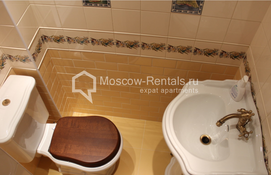 Photo #14 3-room (2 BR) apartment for <a href="http://moscow-rentals.ru/en/articles/long-term-rent" target="_blank">a long-term</a> rent
 in Russia, Moscow, Sivtsev Vrazhek lane, 21