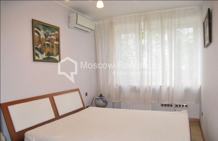 Photo #7 3-room (2 BR) apartment for <a href="http://moscow-rentals.ru/en/articles/long-term-rent" target="_blank">a long-term</a> rent
 in Russia, Moscow, Bolshya Bronnaya str, 29