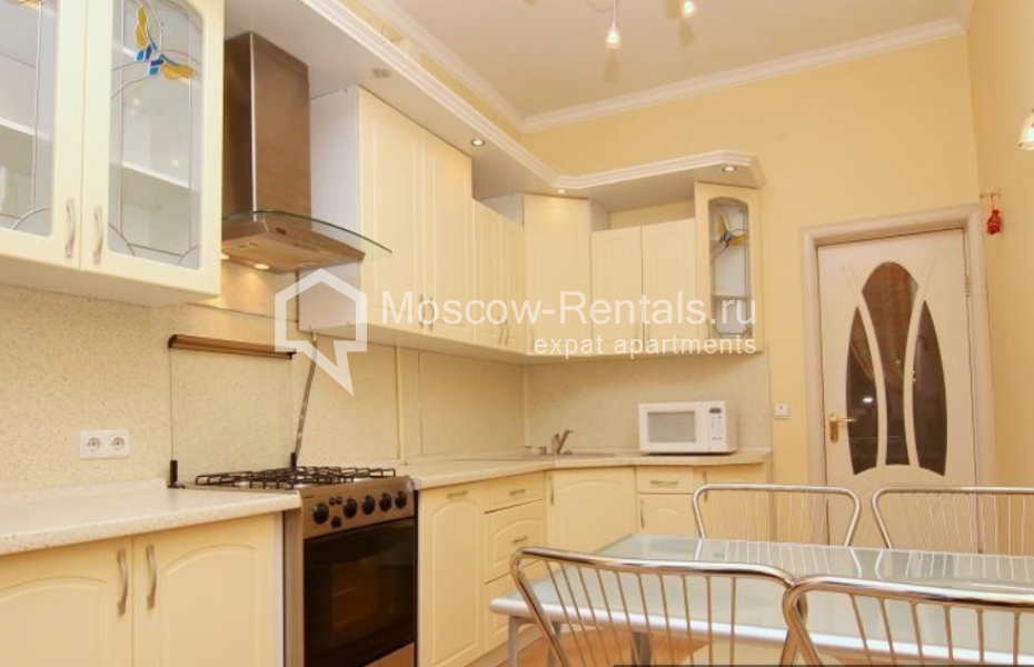 Photo #2 2-room (1 BR) apartment for <a href="http://moscow-rentals.ru/en/articles/long-term-rent" target="_blank">a long-term</a> rent
 in Russia, Moscow, Bolshoi Ovchinikovsky lane, 24С1